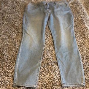 Old Navy Super skinny regular length jeans medium/light wash Mid rise